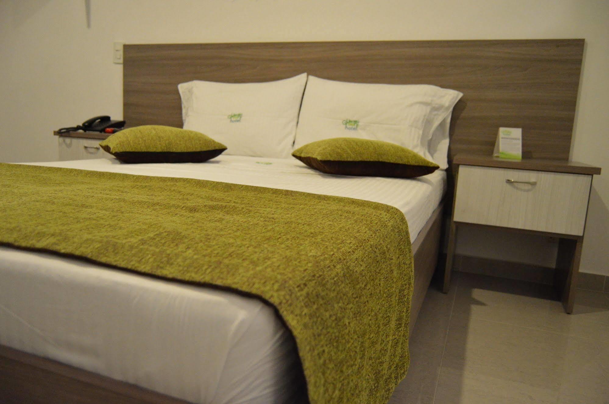 Lleras Green Hotel Medellin Ngoại thất bức ảnh